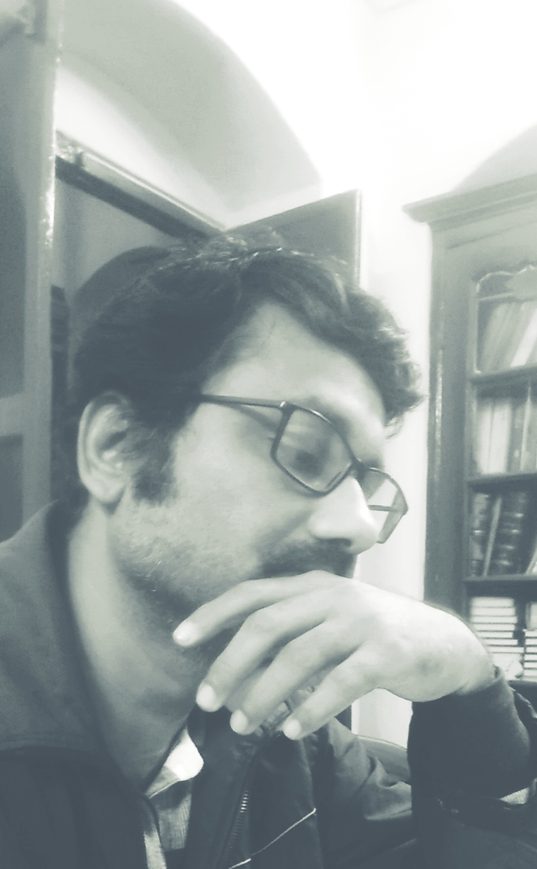 মৃন্ময় চক্রবর্তীর কবিতা মৃন্ময় চক্রবর্তীর কবিতা