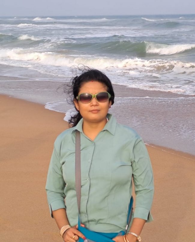 অযান্ত্রিকঃ ঋত্বিকের সিনেমায় ডিটেলিং ও শিশ্নকেন্দ্রিকতার তত্ত্ব   মৌমিতা ঘোষ