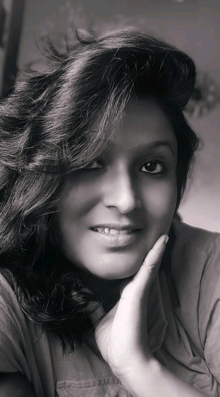 যেভাবে আঁকড়ে থাকি <br /> সুদেষ্ণা মৈত্র